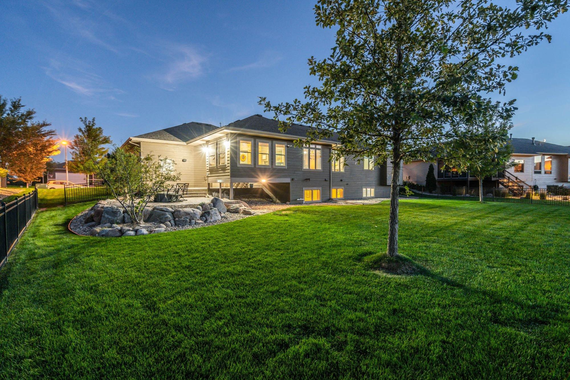 carousel-hero-element image-2