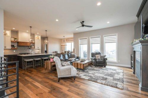 mobile - carousel-hero-element image-1